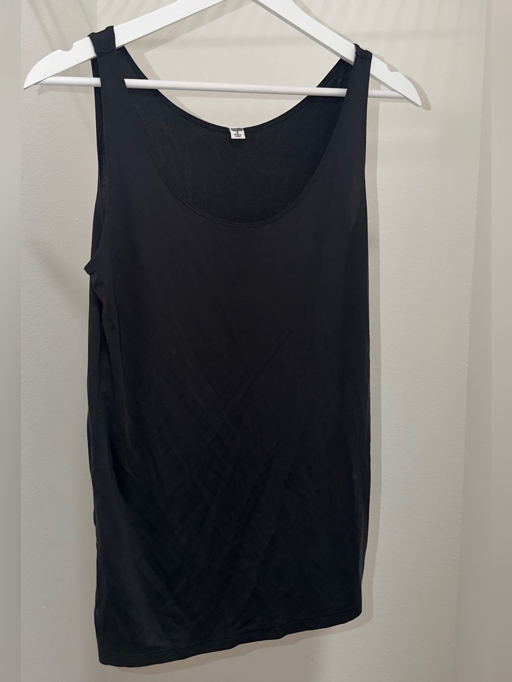 Uniqlo Black Scoop Tank Top